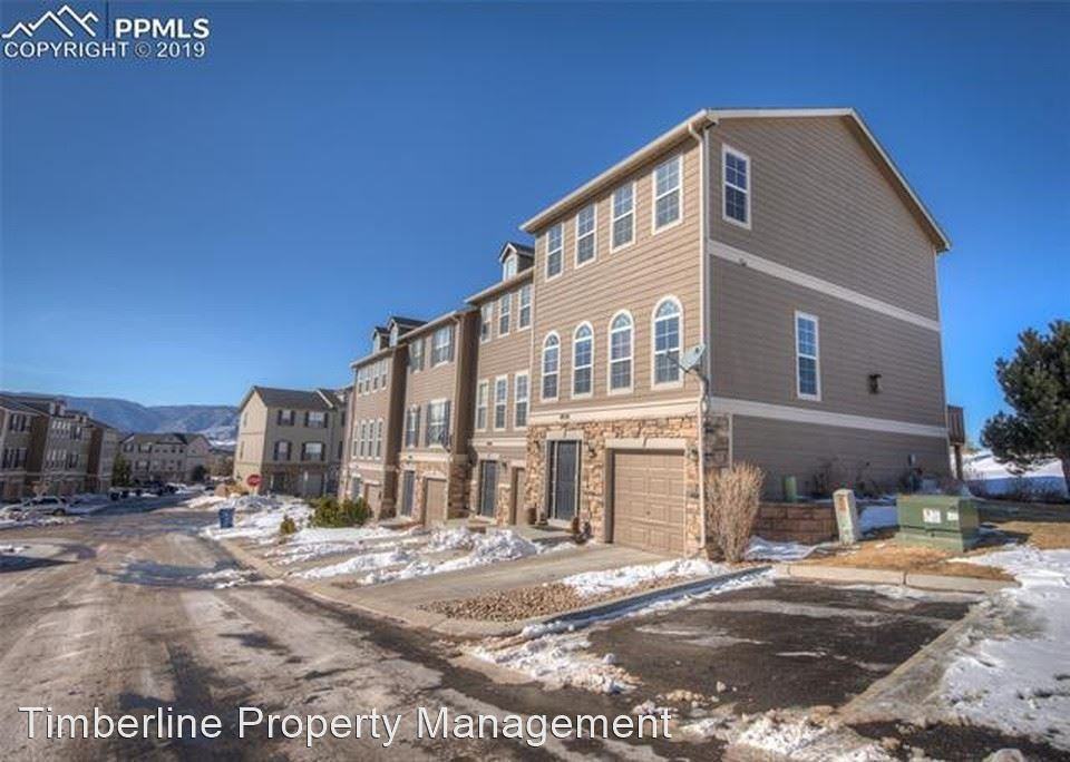 1034 Walters Pt - Photo 2 of 28