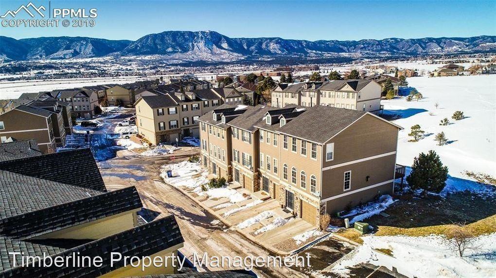 1034 Walters Pt - Photo 3 of 28