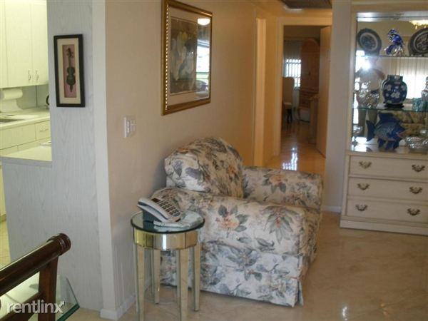 4058 Cornwall C - Photo 2 of 15