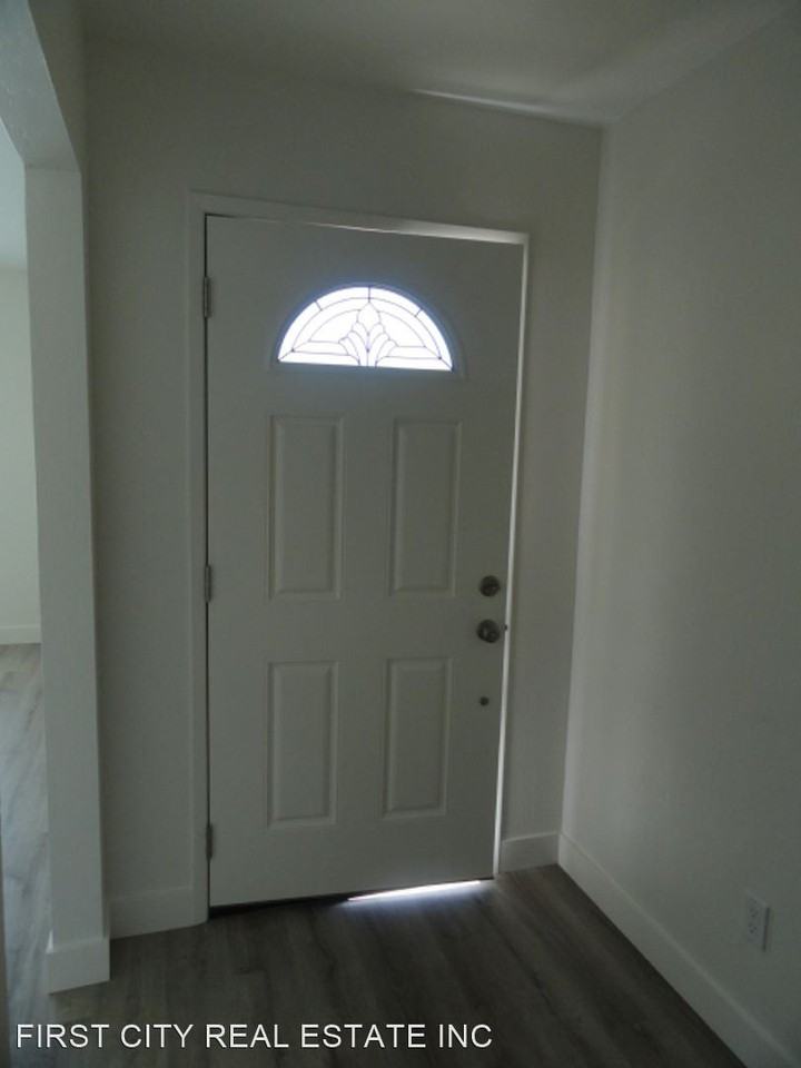 129 Redondo Ct - Photo 3 of 21