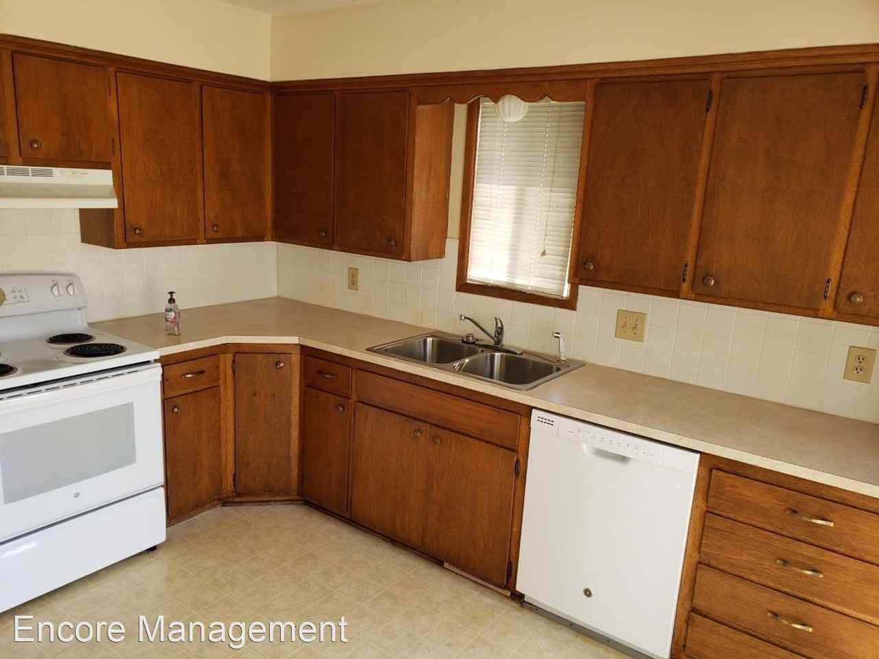 1214 S Governeour Rd - Photo 3 of 12