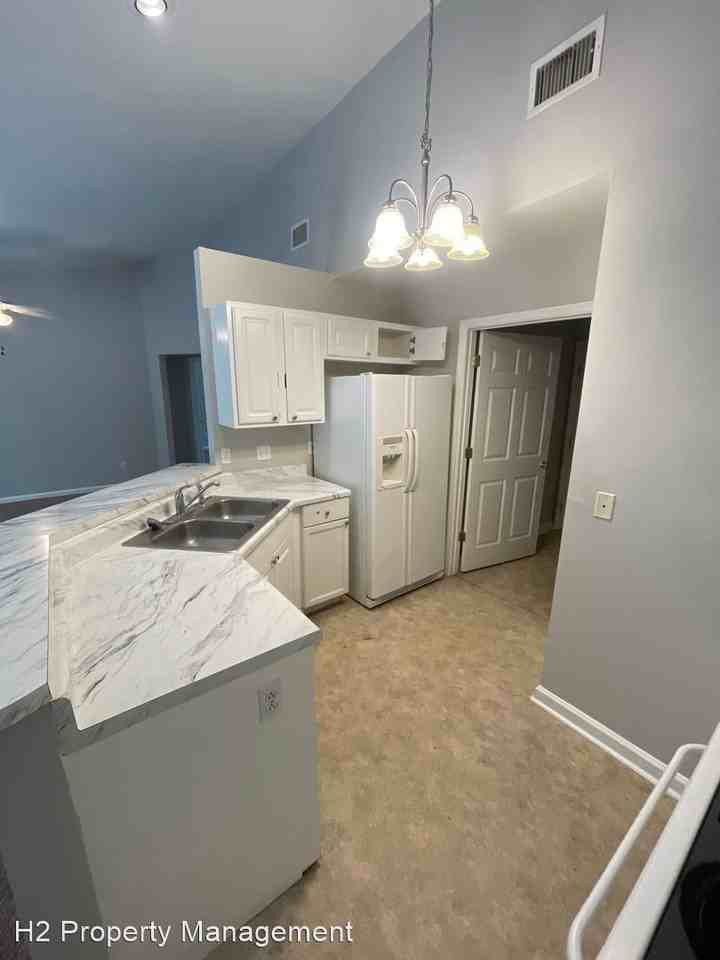 4954 Leah Ln - Photo 3 of 18
