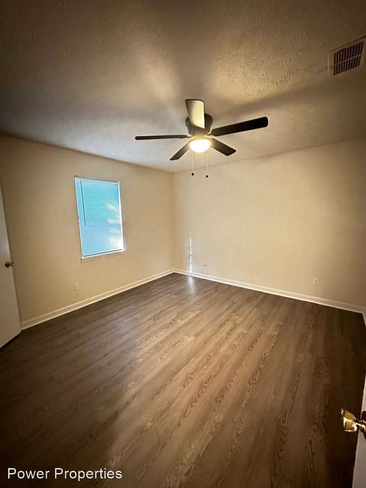 Lake Place - Photo 3 of 8