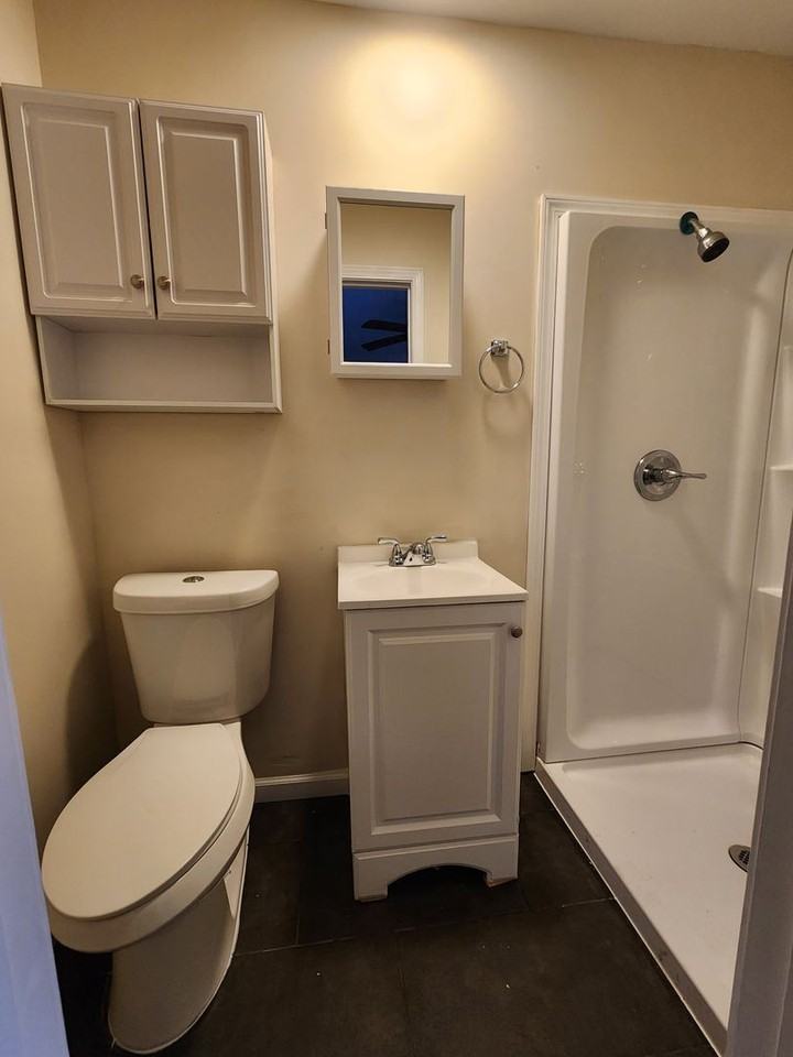 427 Adams St - Photo 3 of 4