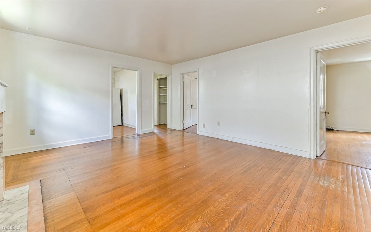 5835 Darlington Rd - Photo 3 of 10