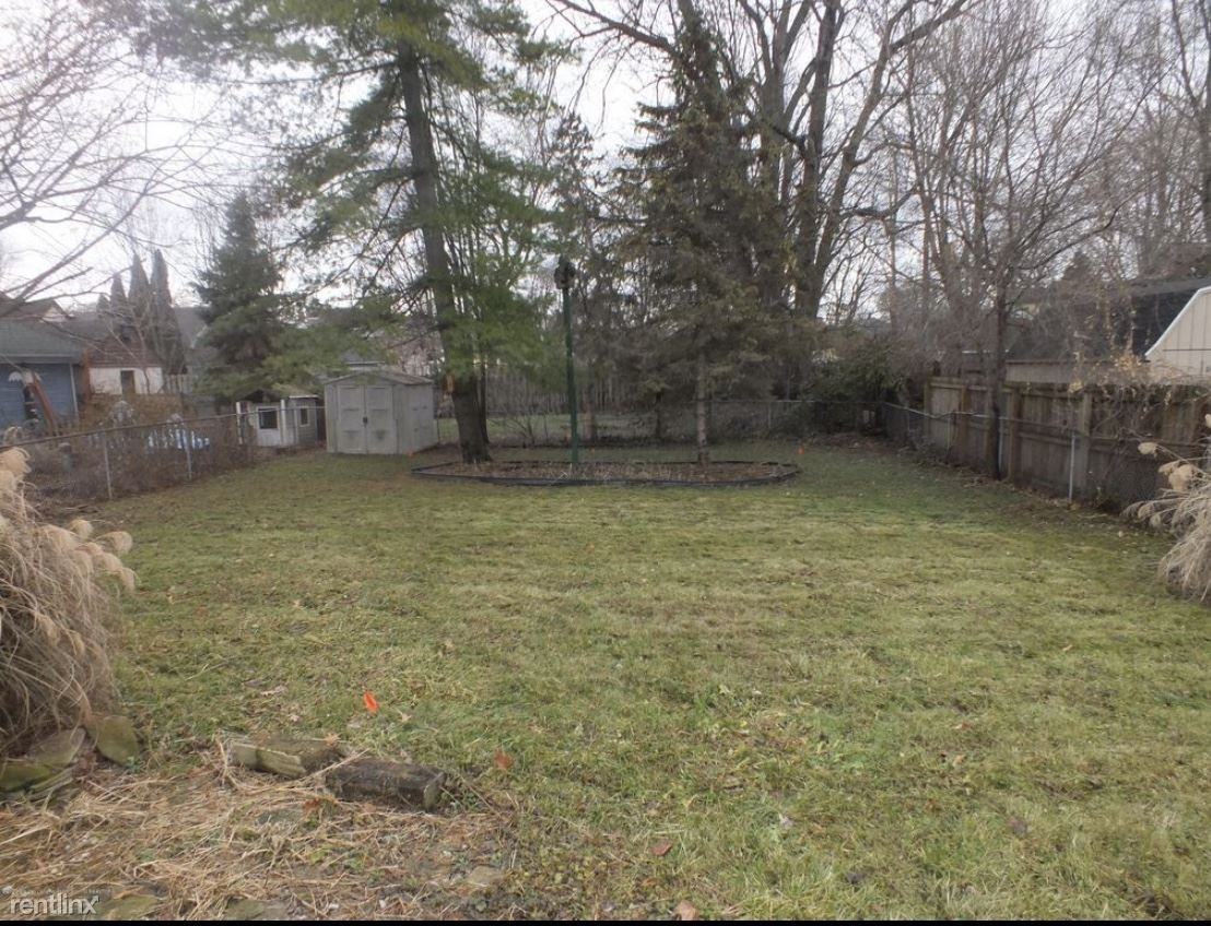 711 Smith Ave - Photo 3 of 13
