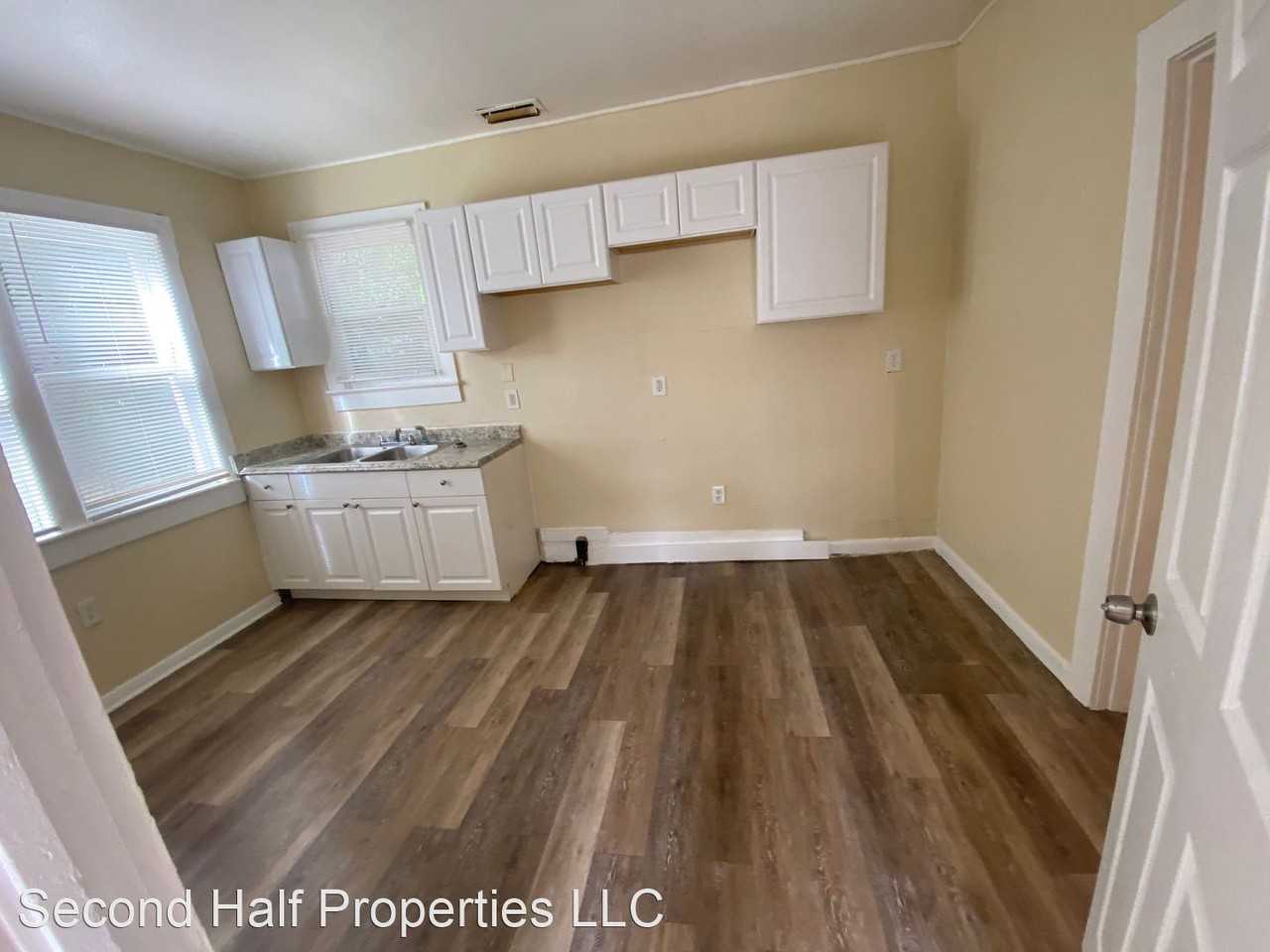 8204 N Brooks St - Photo 2 of 13