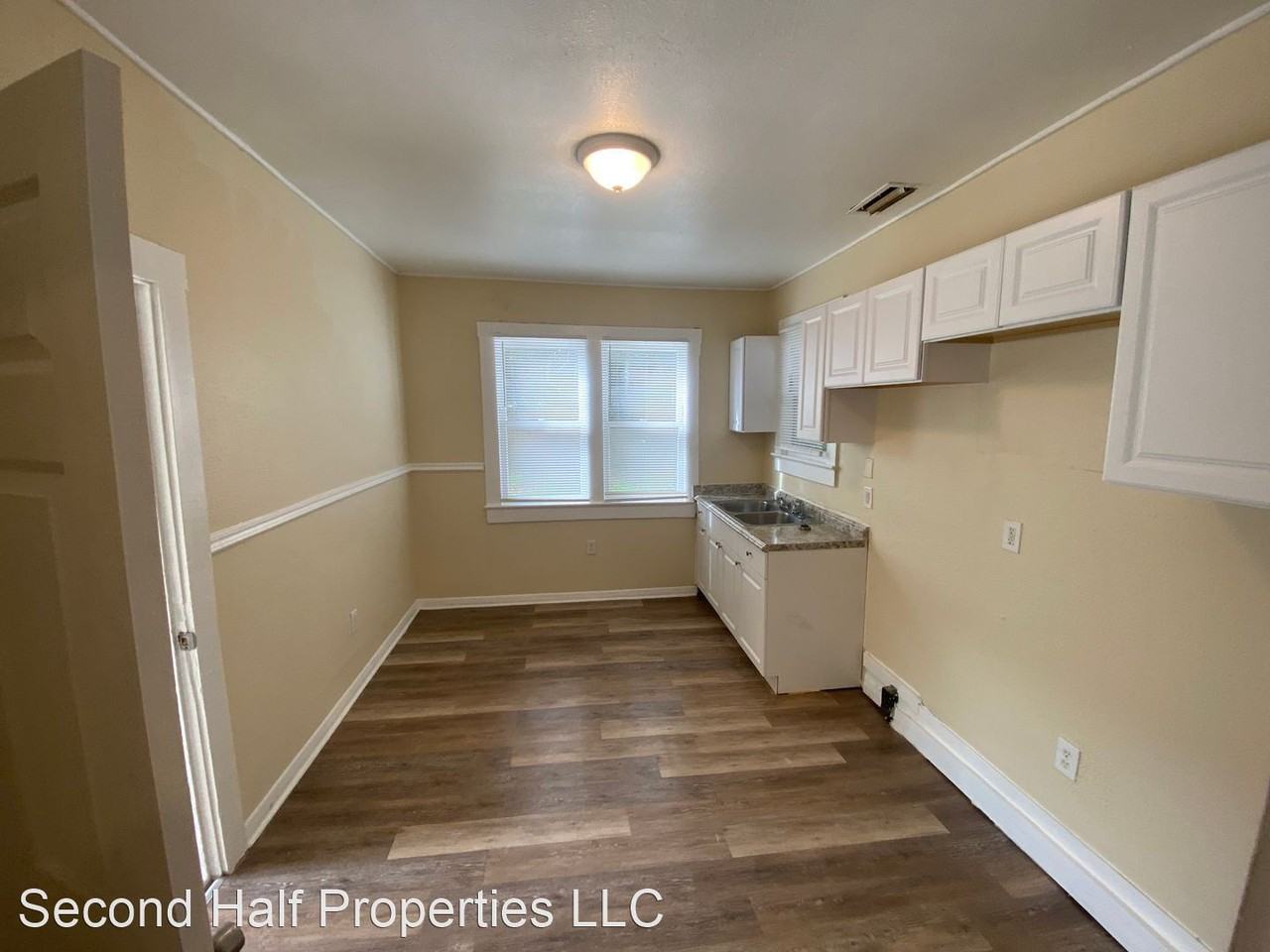 8204 N Brooks St - Photo 3 of 13
