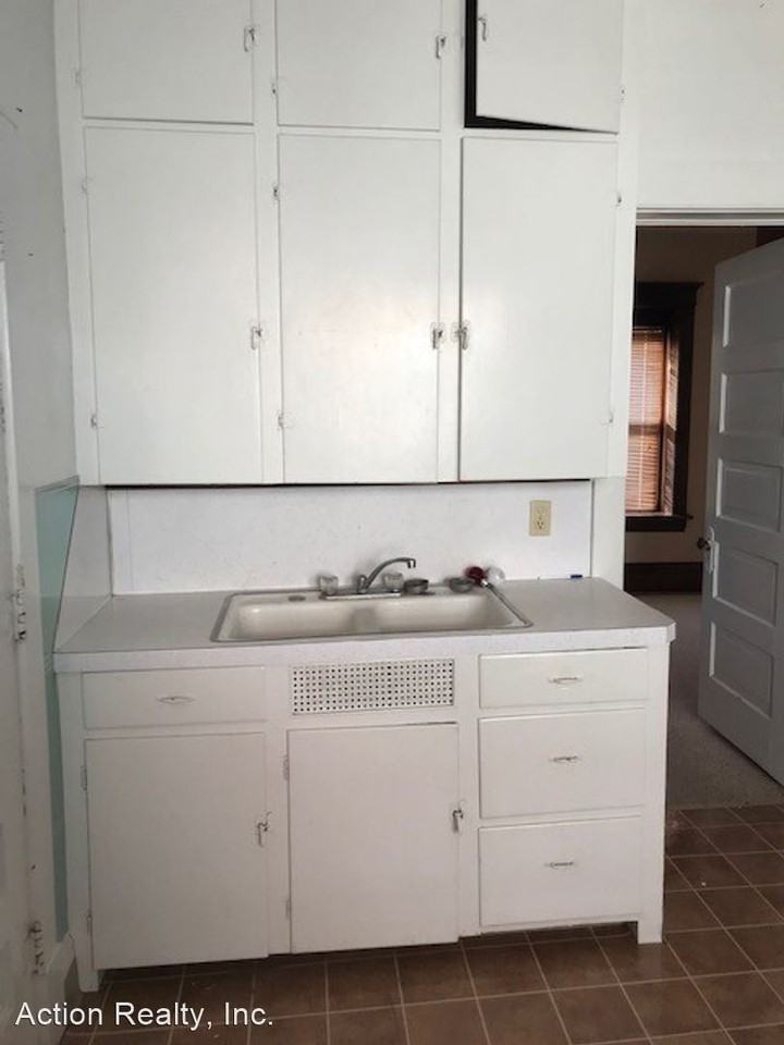 1701 1st Ave N - Photo 3 of 11