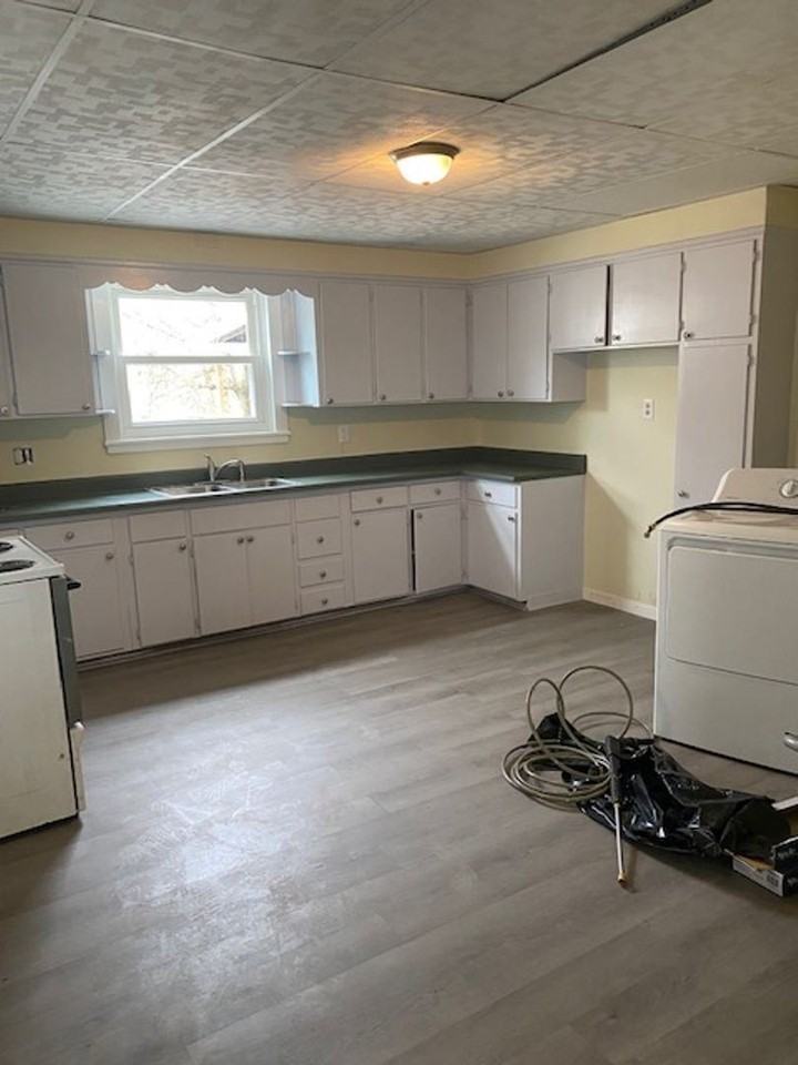 37 E Pottsville St - Photo 3 of 10