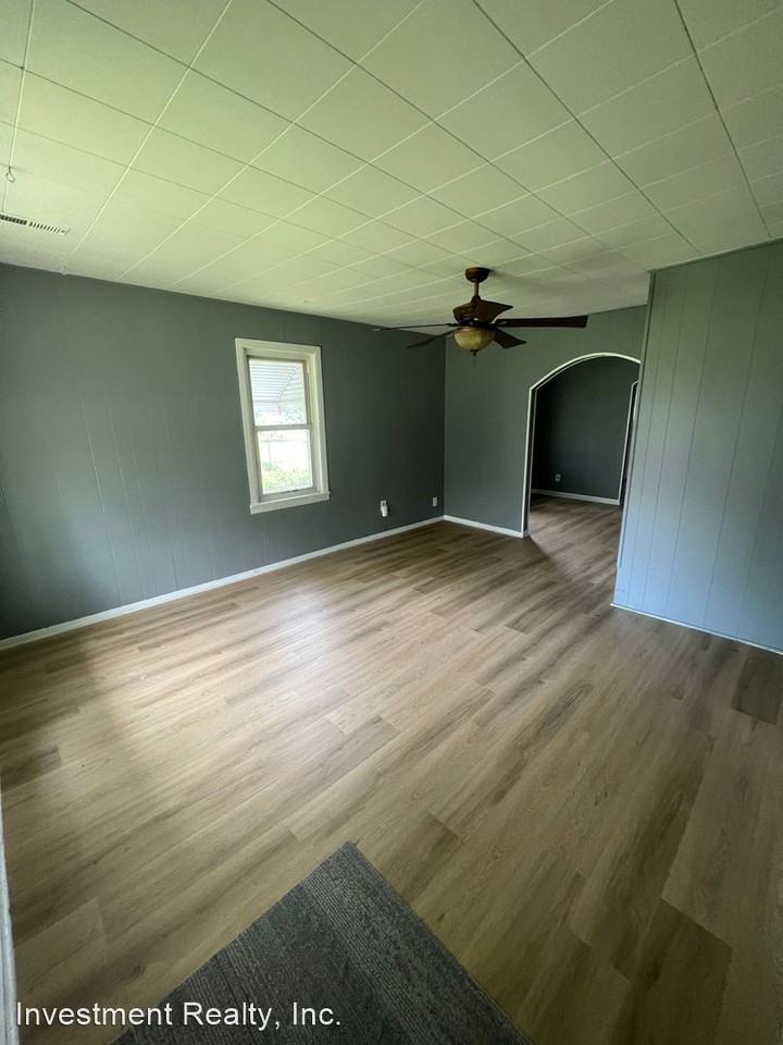 2632 W Lincoln St - Photo 2 of 20