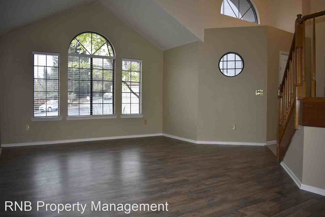 521 Wallingford Ln - Photo 2 of 36