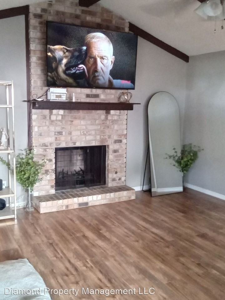 3515 Dewberry Dr - Photo 3 of 16