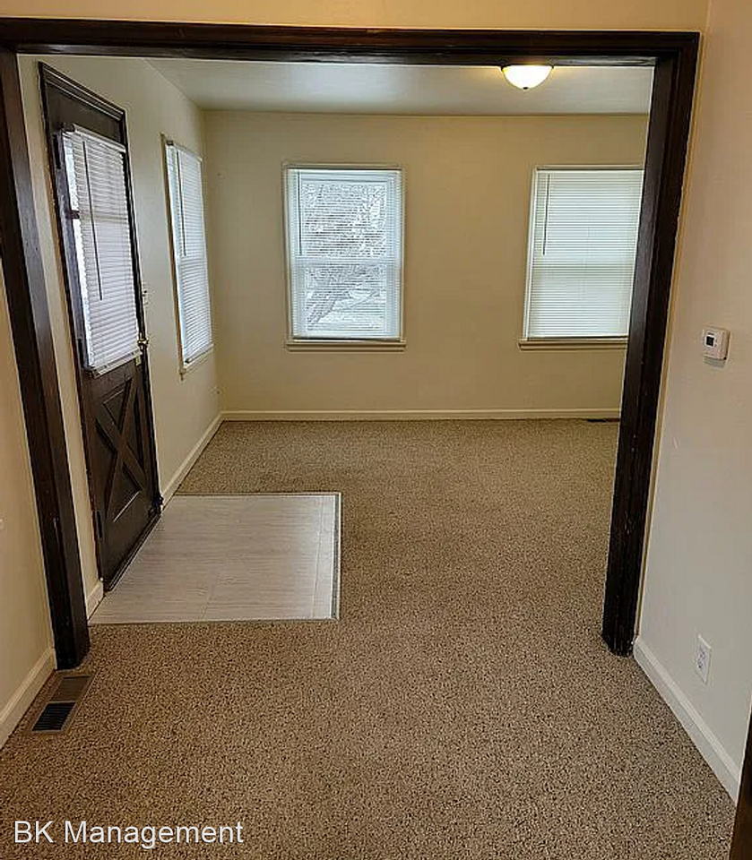 1027/1029 N 20th Street - Photo 3 of 6