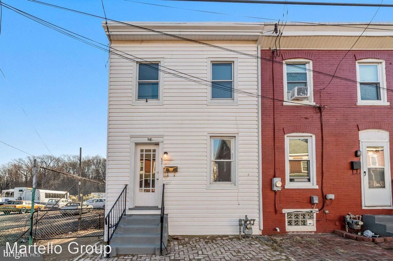 31 Upland Ave - Photo 2 of 12