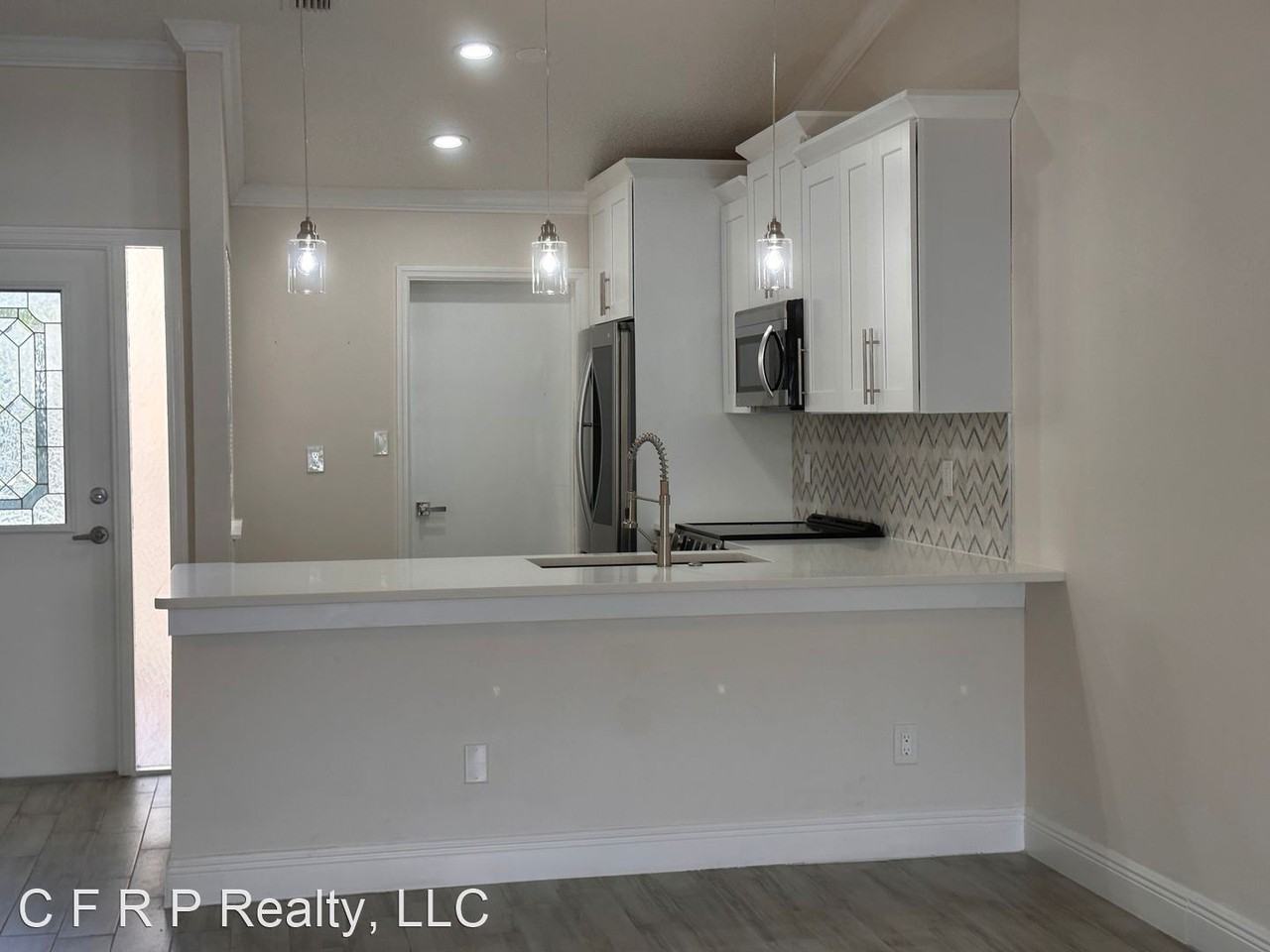 3277 Hibiscus Dr - Photo 2 of 10