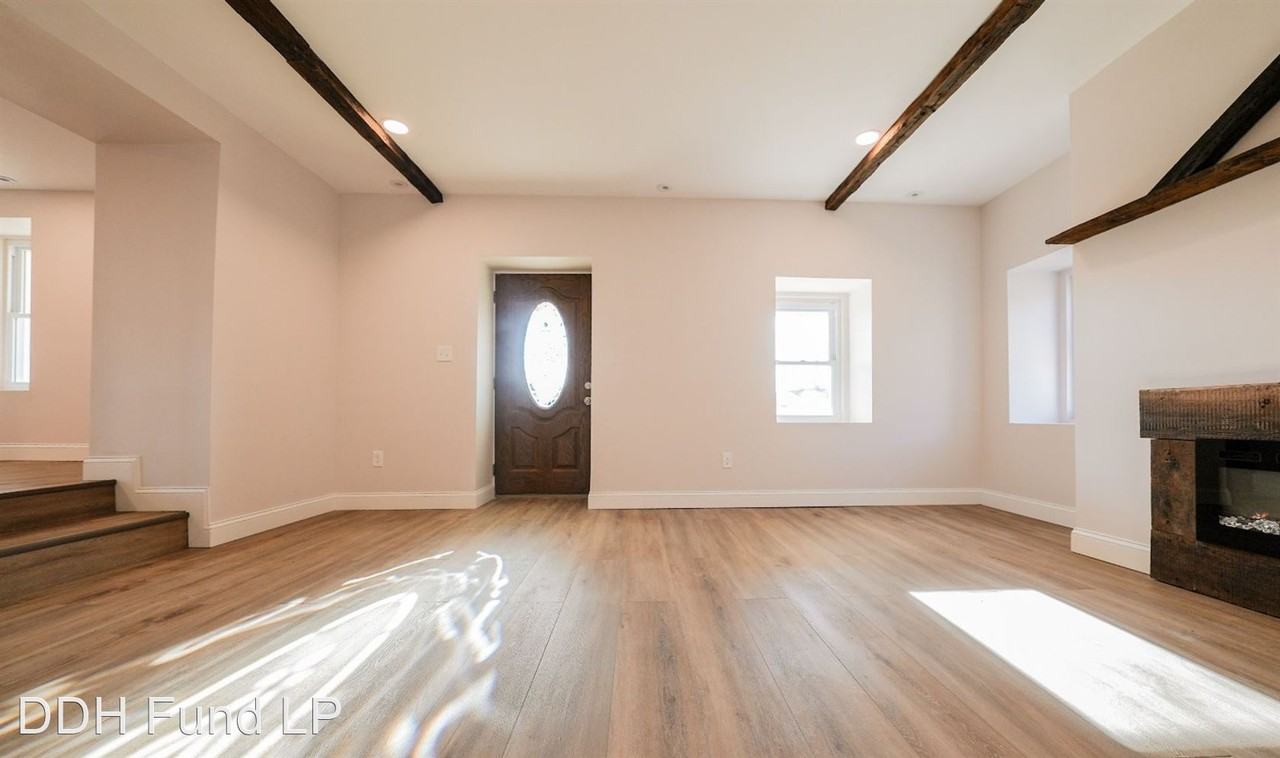 621 Ridge Pike - Photo 2 of 23