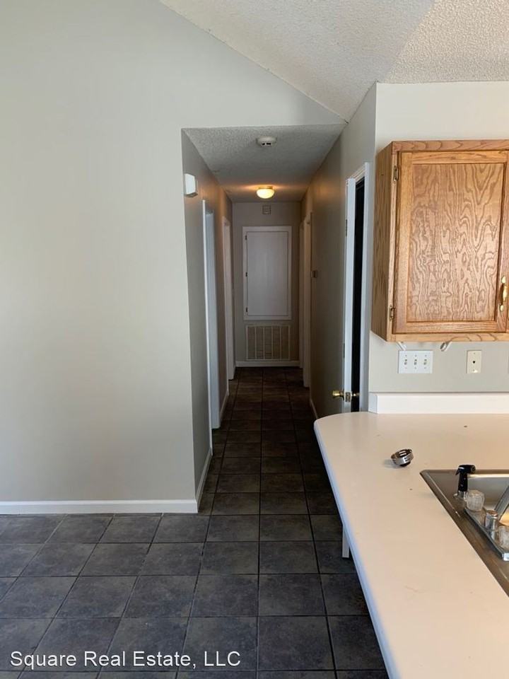 138 Cypress Cir - Photo 3 of 5