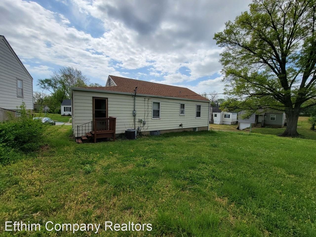 5301 Kirkland Dr - Photo 2 of 10