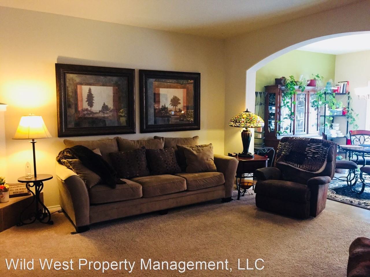 795 Sw Hodia Loop - Photo 2 of 9