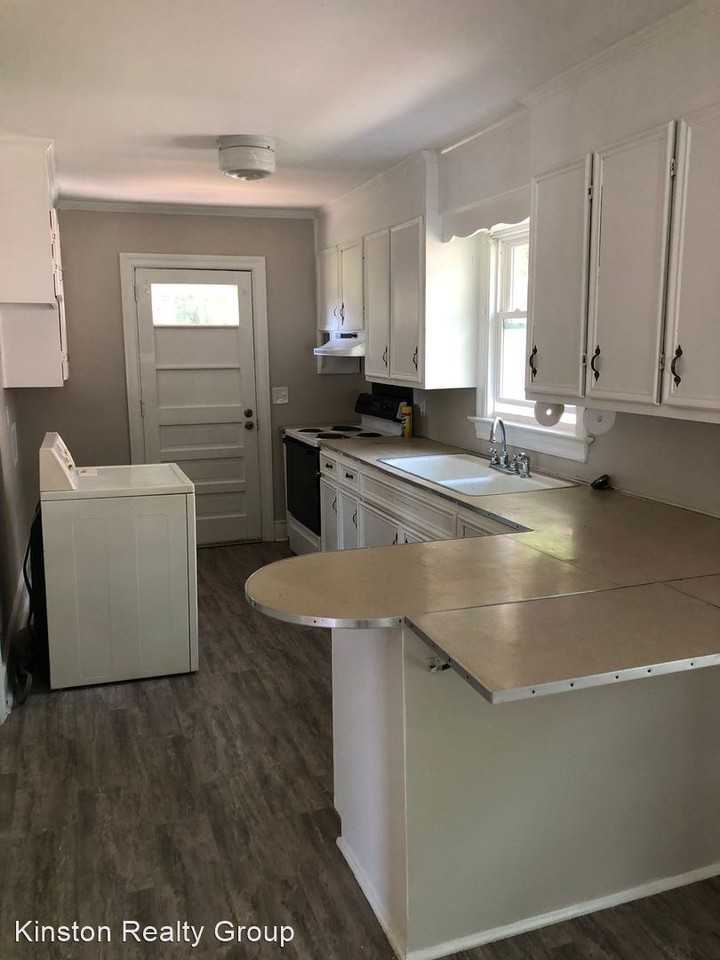 202 Heard St - Photo 2 of 13