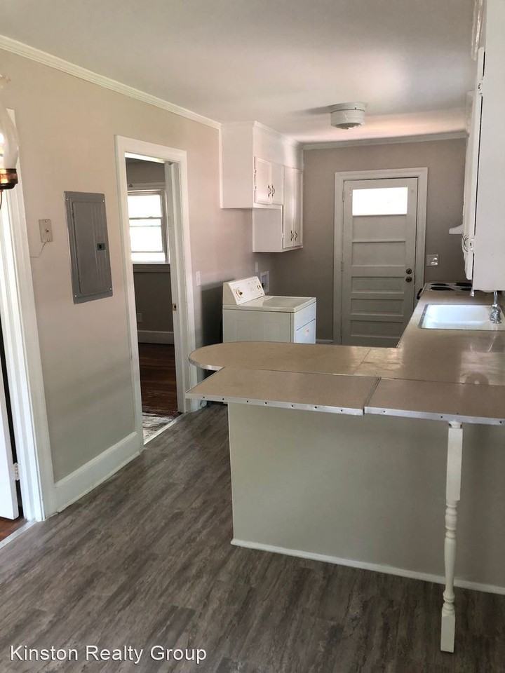 202 Heard St - Photo 3 of 13