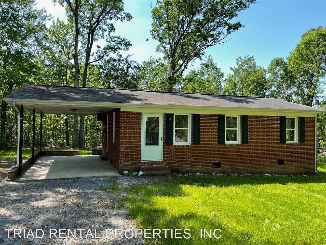 319 Rosemont Rd - Photo 2 of 17