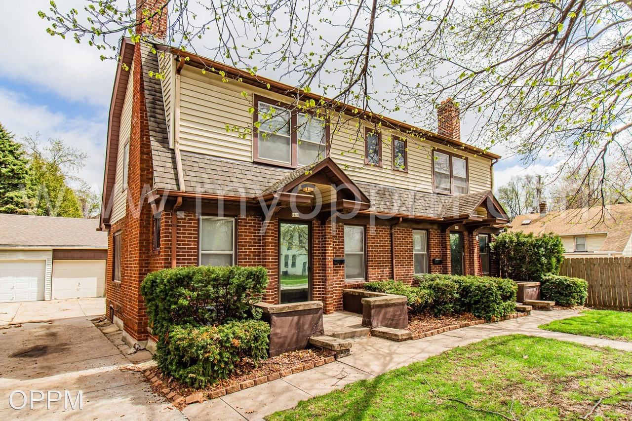 1929/1931 S 35 St Apartments in Park, Omaha, NE 68105 Zumper