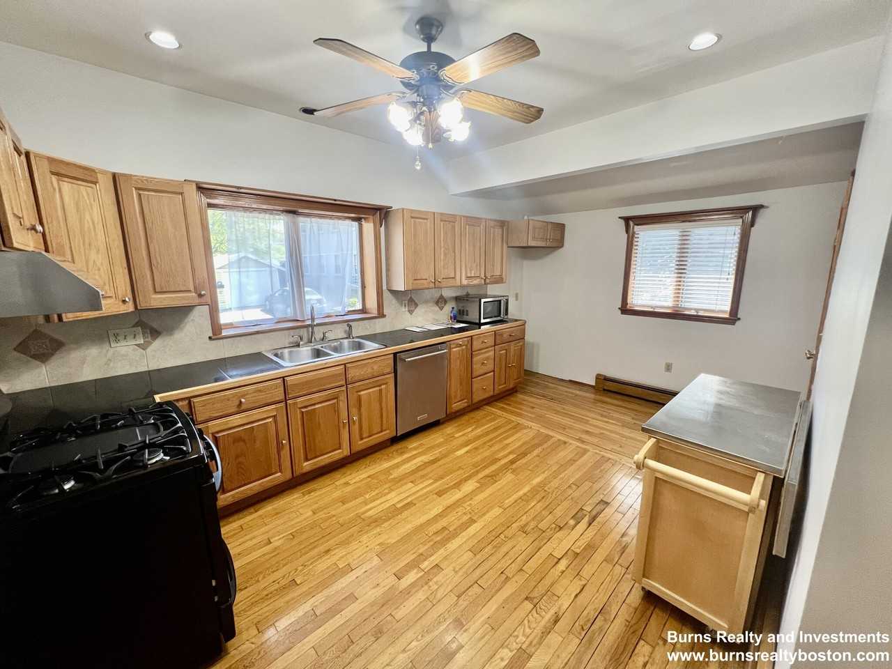 616 Adams St - Photo 3 of 13