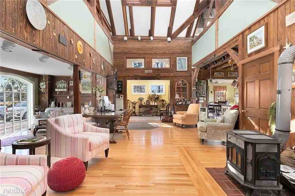 305 W Main Rd - Photo 3 of 21