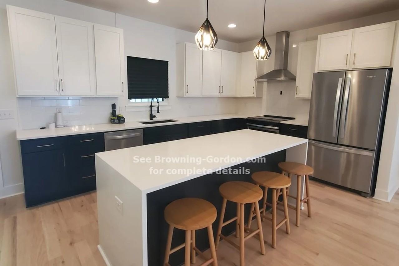 3209 Curtis St - Photo 2 of 19