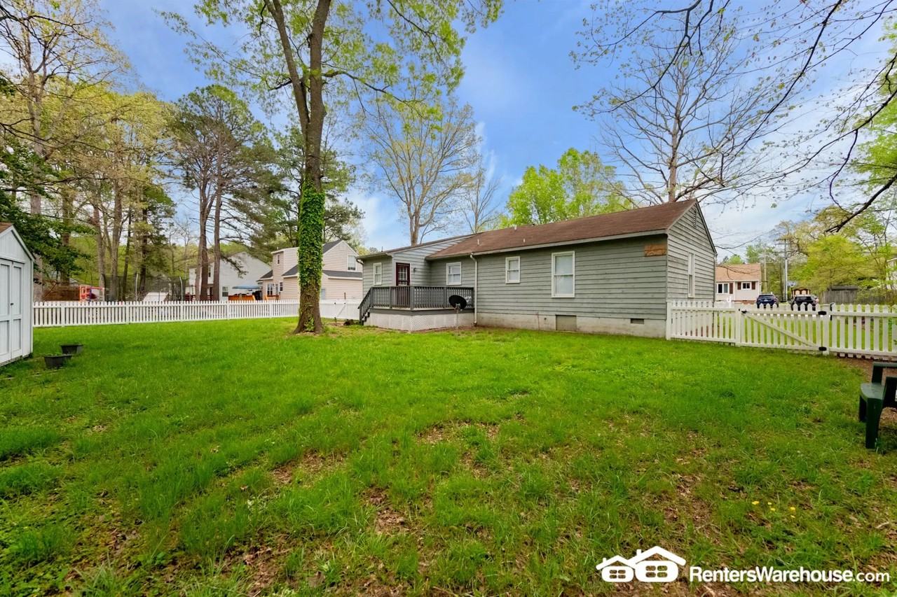 122 Courtside Dr - Photo 2 of 24