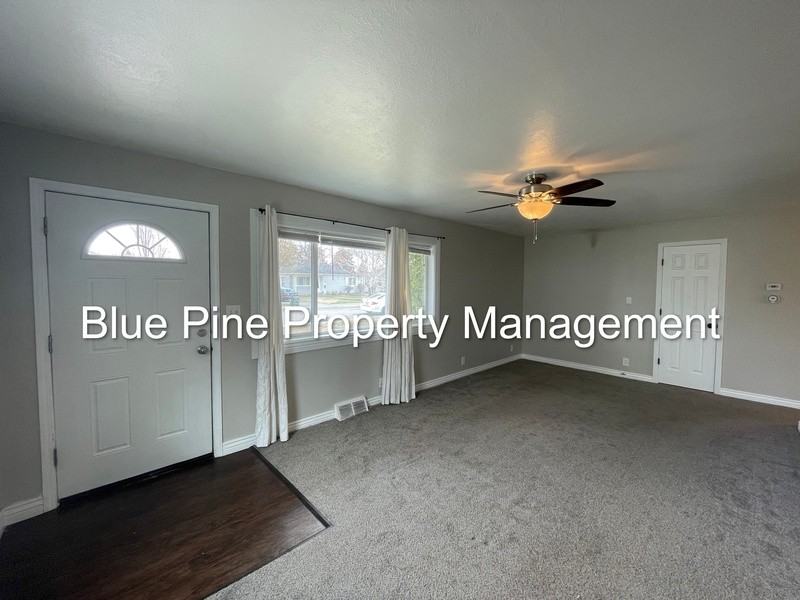 300 Robertson St - Photo 3 of 18