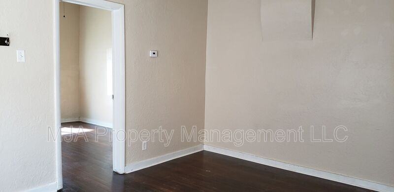 1041 Sw - Photo 5 of 15