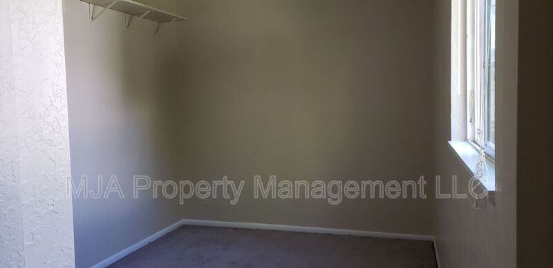 1041 Sw - Photo 7 of 15