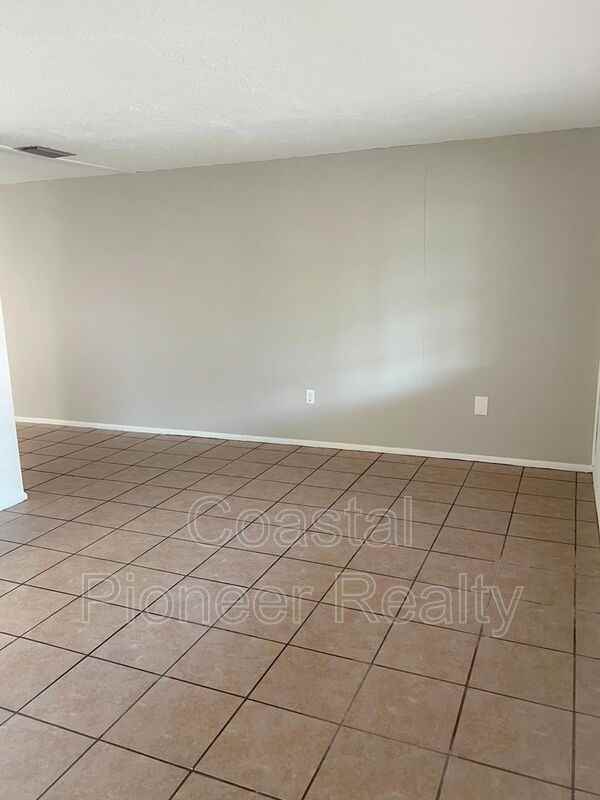 5829 Elm St - Photo 2 of 13