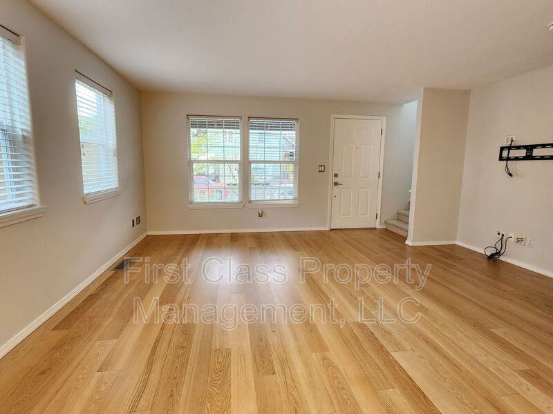 1718 N Colfax St - Photo 3 of 26