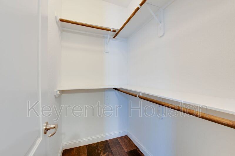 6105 Stillman St - Photo 6 of 33