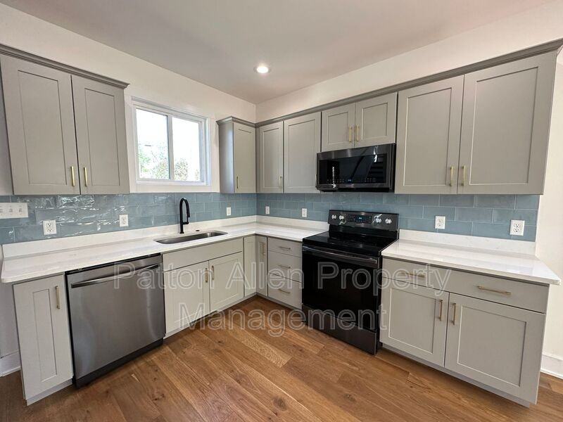 8 Dellwood St - Photo 3 of 28