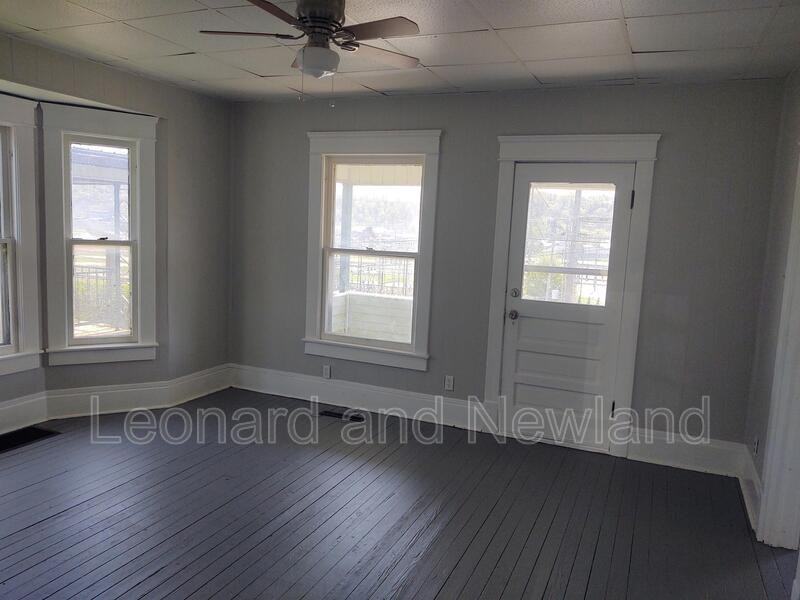 1409 Morton Ave - Photo 3 of 6