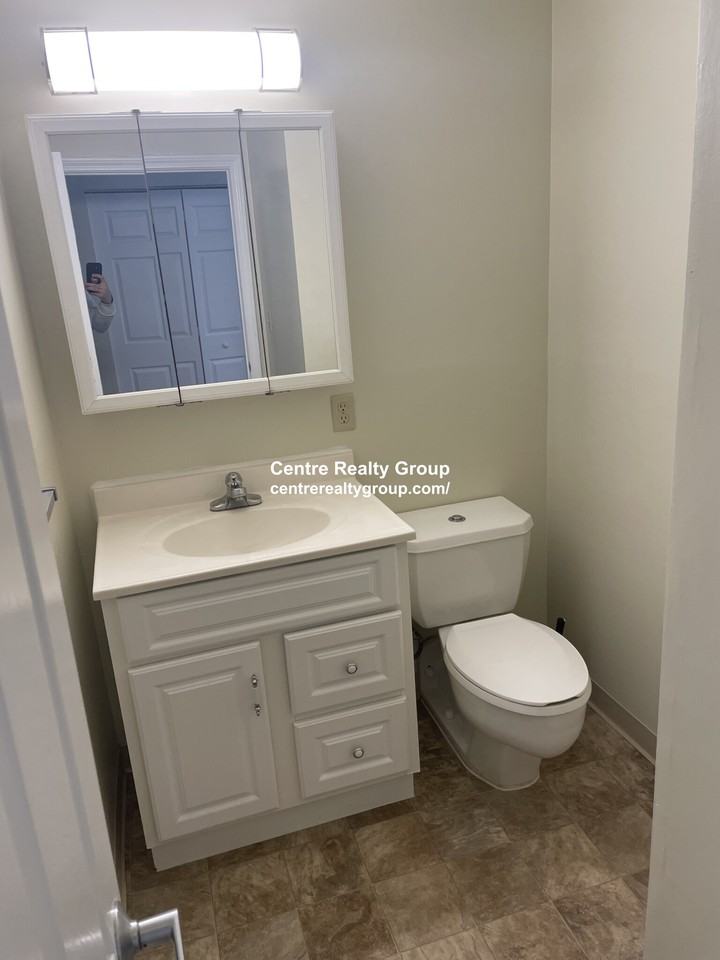 2254 Washington St - Photo 4 of 20