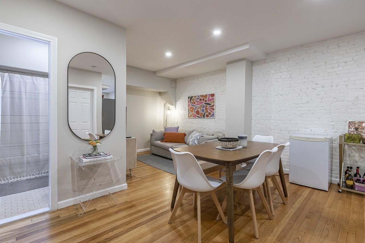 426 Marlborough St #2