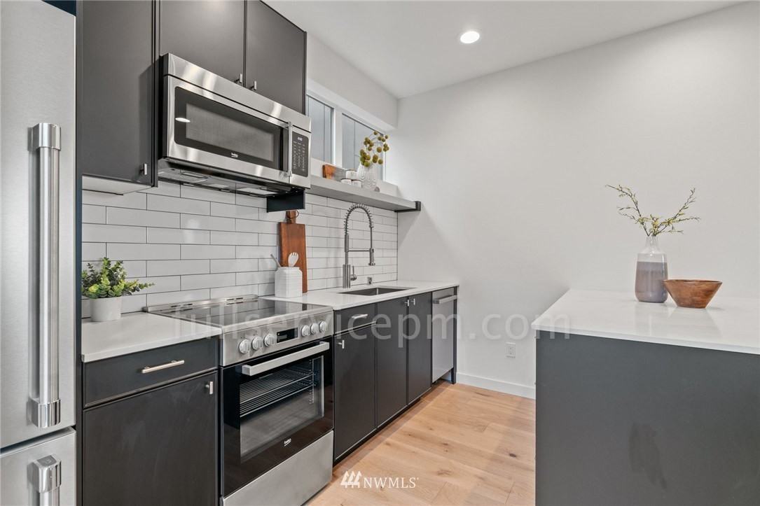 6234B Stanley Ave S - Photo 2 of 23