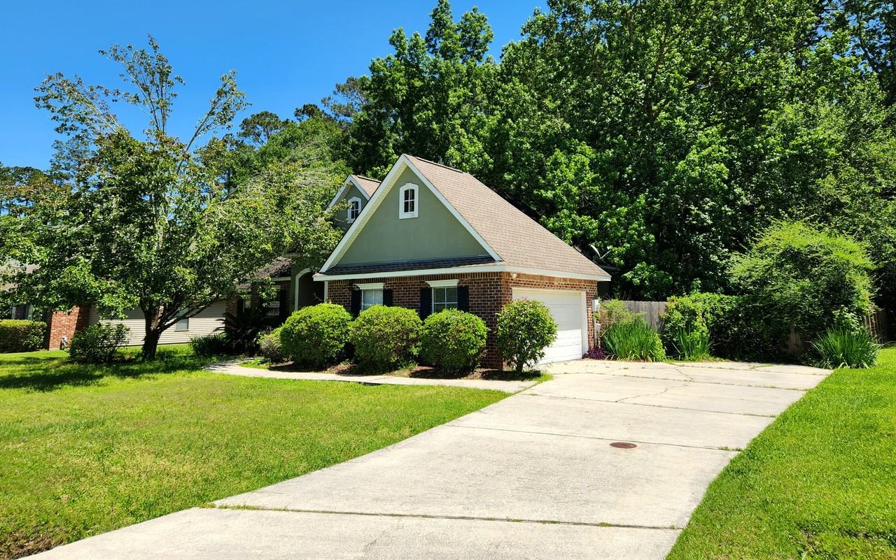 411 Greenfield Dr - Photo 3 of 24