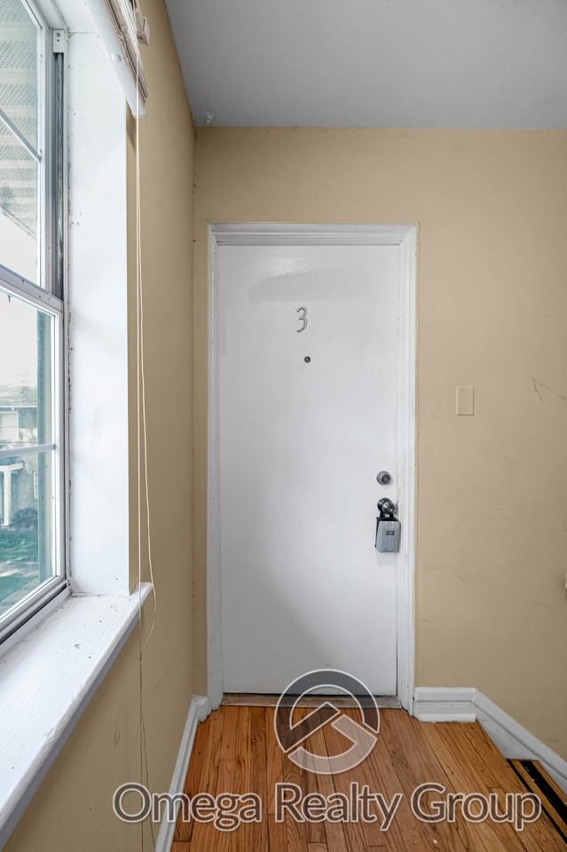 600 S Broadway Ave - Photo 3 of 21