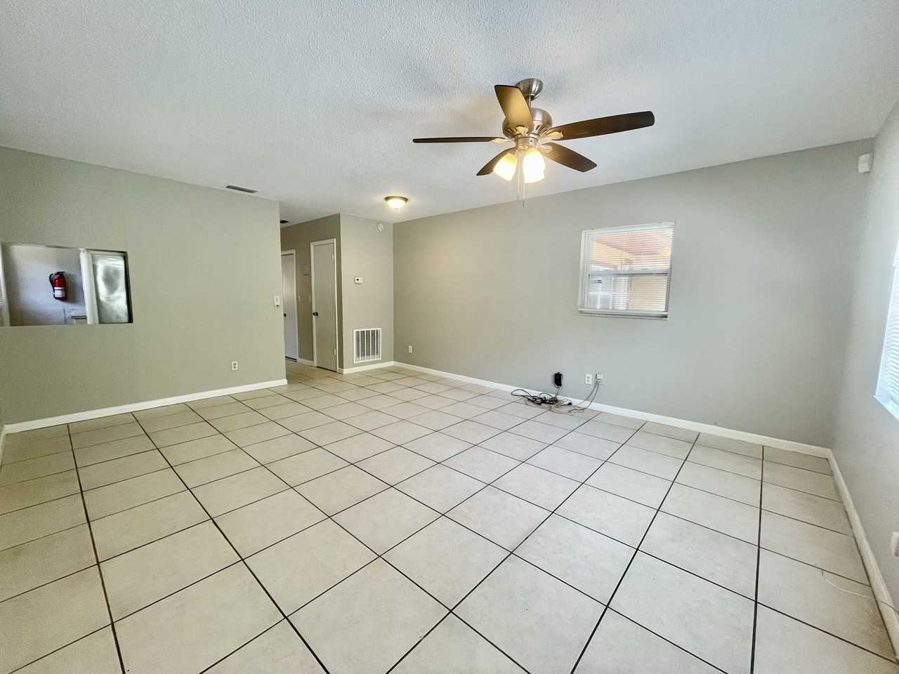 10014 N Jasmine Ave #A - Photo 3 of 15