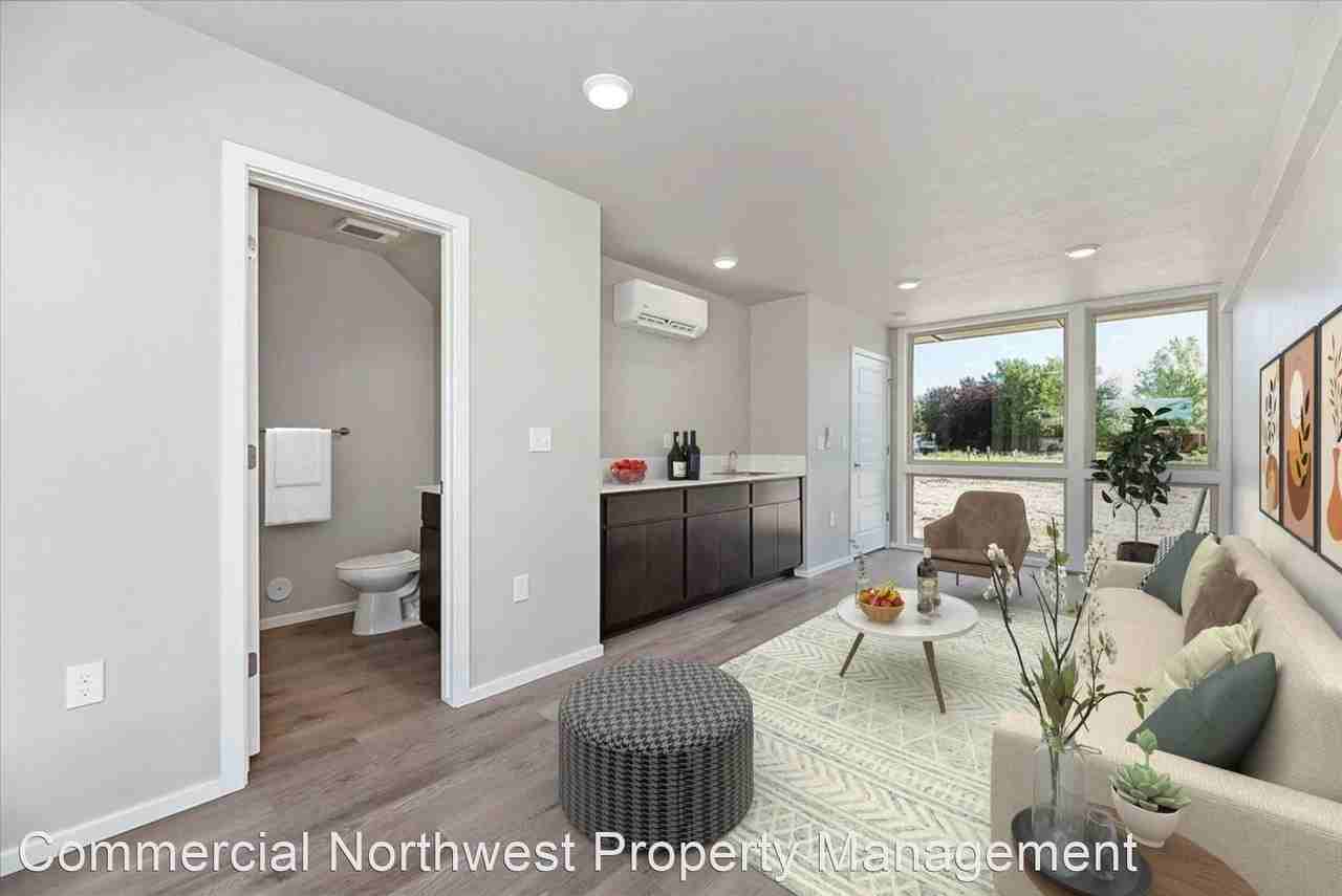 Riverscape Townhomes - Photo 3 of 14