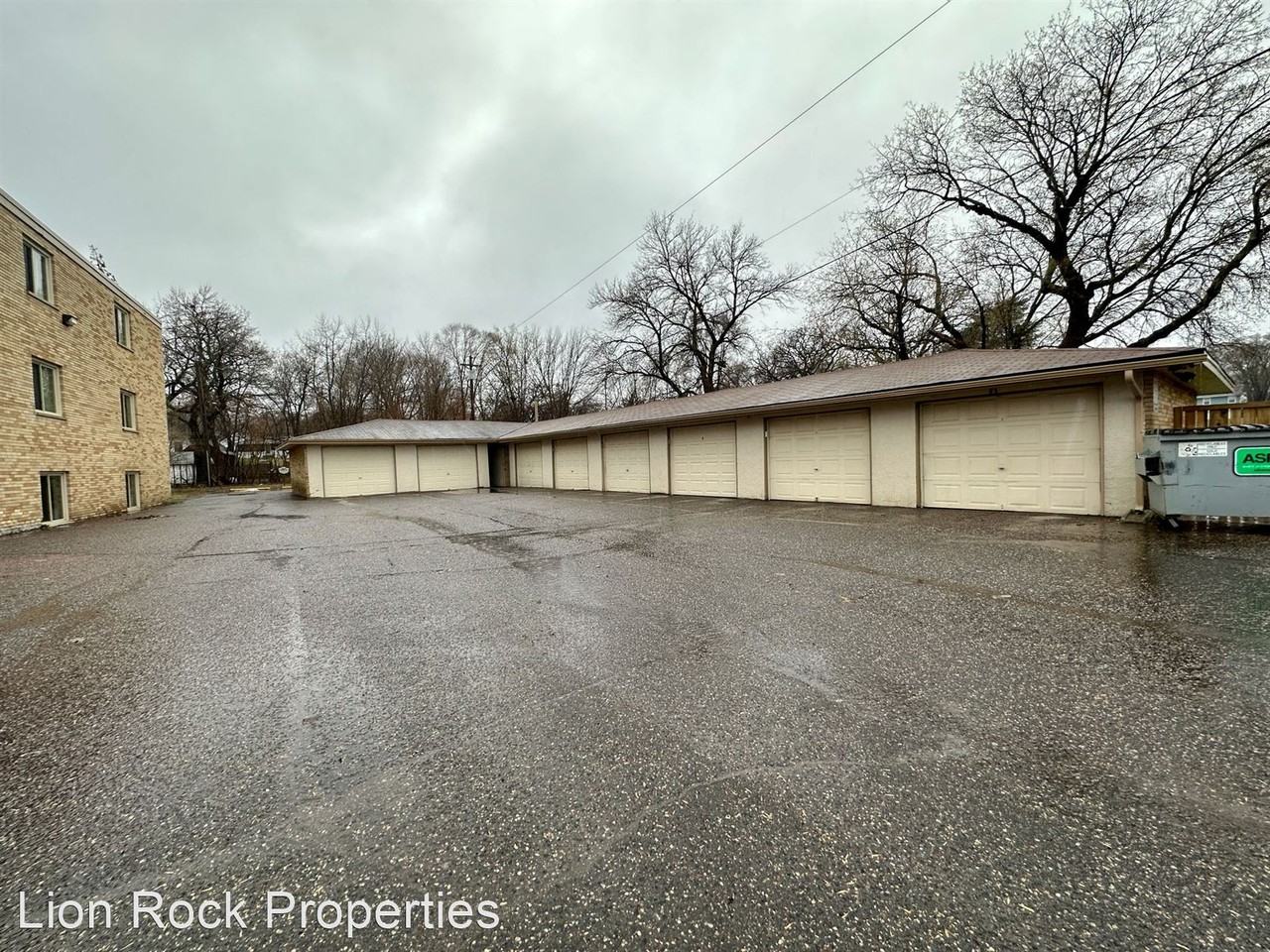 Beautiful 2 Bedroom Apartment in the Heart of Champlin, Minneapolis - Photo 2 of 22