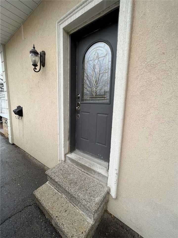 31 Beaverton Road South #Ph2 - Photo 2 of 6