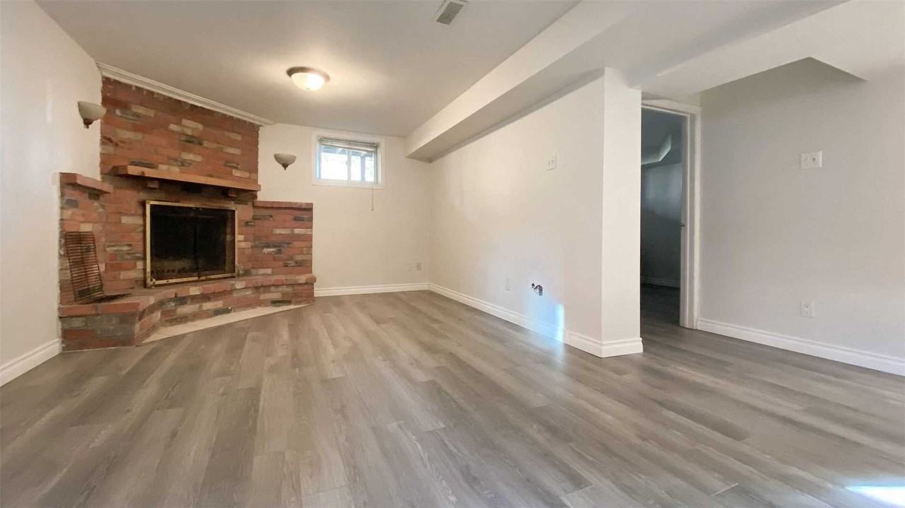 31 Beaverton Road South #Ph2 - Photo 3 of 6